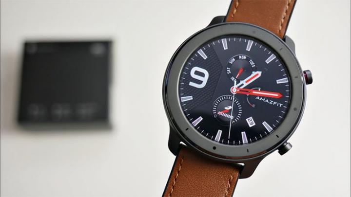 THE SMARTWATCH Xiaomi Amazfit GTR FOR SPORT AND THE AUTONOMY OFFICE